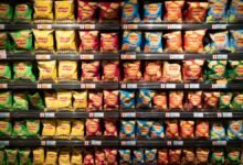 Ultra-processed foods and brain health: supermarket aisle of packaged chips
