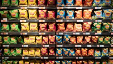 Ultra-processed foods and brain health: supermarket aisle of packaged chips